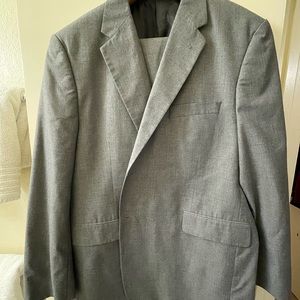 Adolfo Mens Gray 2 Button Regular Fit 2 Piece Suit. 46R Jacket with 36/32 Pant